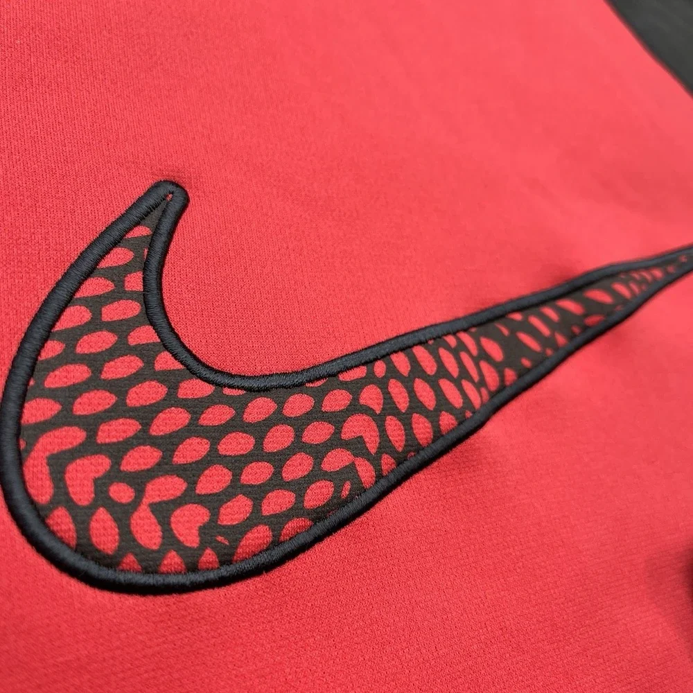 Nike Center Swoosh Hoodie Womens Large‎ Therma-Fit Honeycomb Pattern Red Black